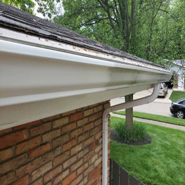Gutter Cleaning Service In Milwaukee